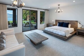 5 bedrooms, iron/ironing board, travel crib, free WiFi - Private, Luxury Waterfront | Titans Landing (Sagle)