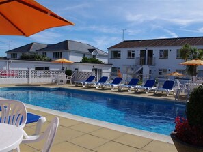 Outdoor pool - Quaint Apartment in Cornwall With Swimming Pool (Newquay)