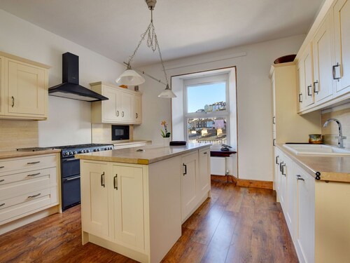 Quaint Apartment in Dartmouth With Private Garden