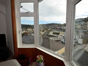 3 Schlafzimmer, individuell eingerichtet, Bettwäsche