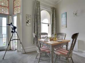 Dining - Comfortable Seaside Holiday Home With Stunning Views (Hythe)