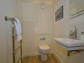Ferienhaus | Badezimmer | Badewanne, Handtücher