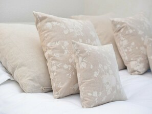 3 Schlafzimmer, individuell eingerichtet, Bettwäsche