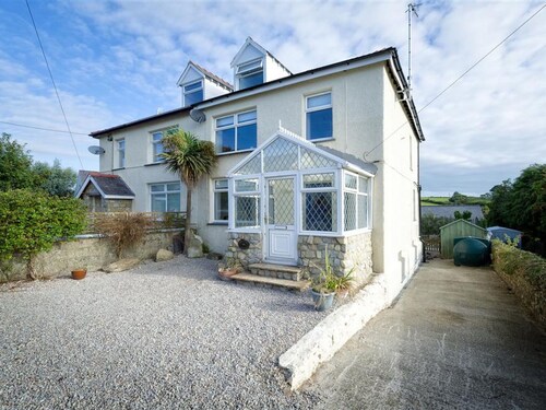 Holiday Home With Large Garden in the Pleasant Village of Abersoch