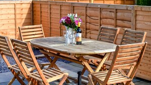 Balcony - Holiday Home With Large Garden in the Pleasant Village of Abersoch (Pwllheli)