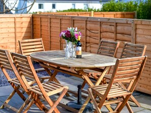 Balcony - Holiday Home With Large Garden in the Pleasant Village of Abersoch (Pwllheli)