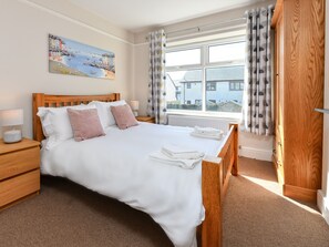 5 bedrooms, bed sheets - Holiday Home With Large Garden in the Pleasant Village of Abersoch (Pwllheli)