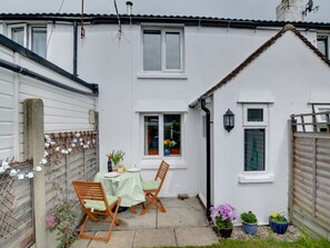 Balcony - Cozy Holiday Home in Hythe Kent With Garden (Hythe)