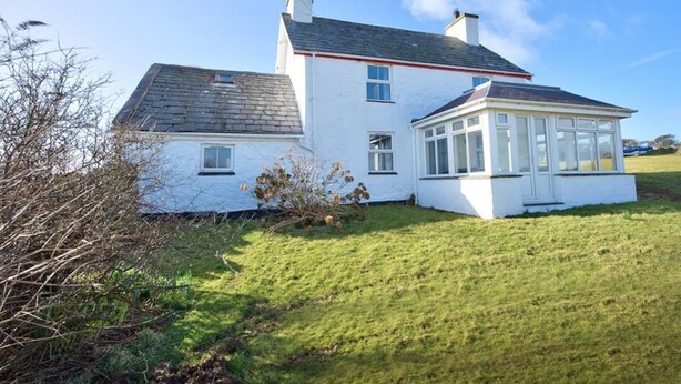 Exterior - Cozy House with Authentic Details near Sea (Pwllheli)