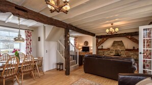 Living room - Cozy House with Authentic Details near Sea (Pwllheli)