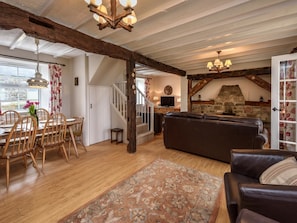 Living room - Cozy House with Authentic Details near Sea (Pwllheli)