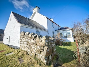 Exterior - Cozy House with Authentic Details near Sea (Pwllheli)