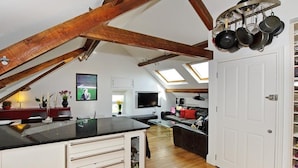 Private kitchen - Modern Apartment in Llanbedrog Britain Near Beach (Pwllheli)