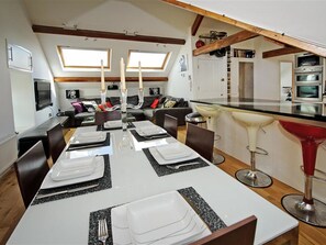 Dining - Modern Apartment in Llanbedrog Britain Near Beach (Pwllheli)