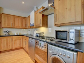 Apartment | Eigene Küche | Kühlschrank, Mikrowelle, Ofen, Geschirrspüler