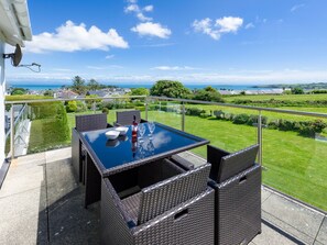 Balcony - Spacious Holiday Home for six at the Edge of the Beach Resort Abersoch (Pwllheli)