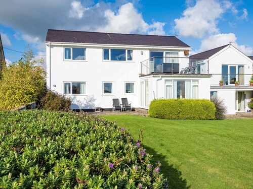 Spacious Holiday Home for six at the Edge of the Beach Resort Abersoch