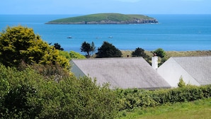 Exterior - Spacious Holiday Home for six at the Edge of the Beach Resort Abersoch (Pwllheli)