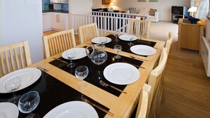 Dining - Spacious Holiday Home for six at the Edge of the Beach Resort Abersoch (Pwllheli)