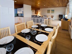 Dining - Spacious Holiday Home for six at the Edge of the Beach Resort Abersoch (Pwllheli)
