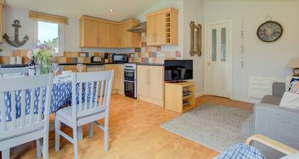 Spacious Chalet in Saint Merryn With Garden