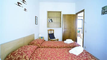 2 bedrooms, bed sheets