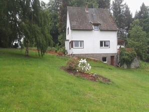 House | Garden - Holiday Home in Filz near River (Filz)