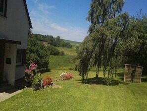 House | Garden - Holiday Home in Filz near River (Filz)