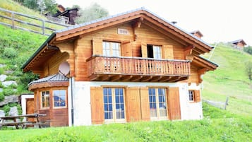 Chalet | Exterior