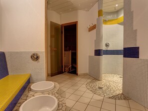 Ensemble douche/baignoire, serviettes fournies
