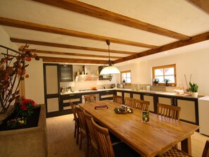 Fridge, oven, dishwasher, electric kettle - Cozy Farmhouse in Abtenau near Ski Area (Abtenau)