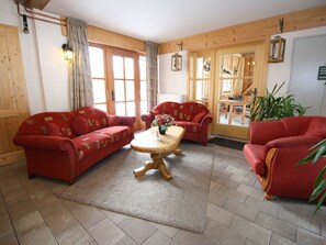 Living room - Cozy Farmhouse in Abtenau near Ski Area (Abtenau)
