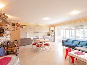 House | Dining