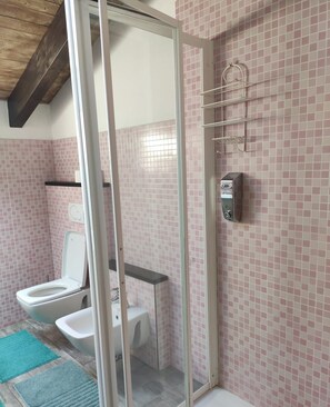 Chambre Triple | Salle de bain