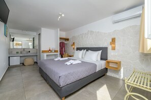 Economy Triple Room