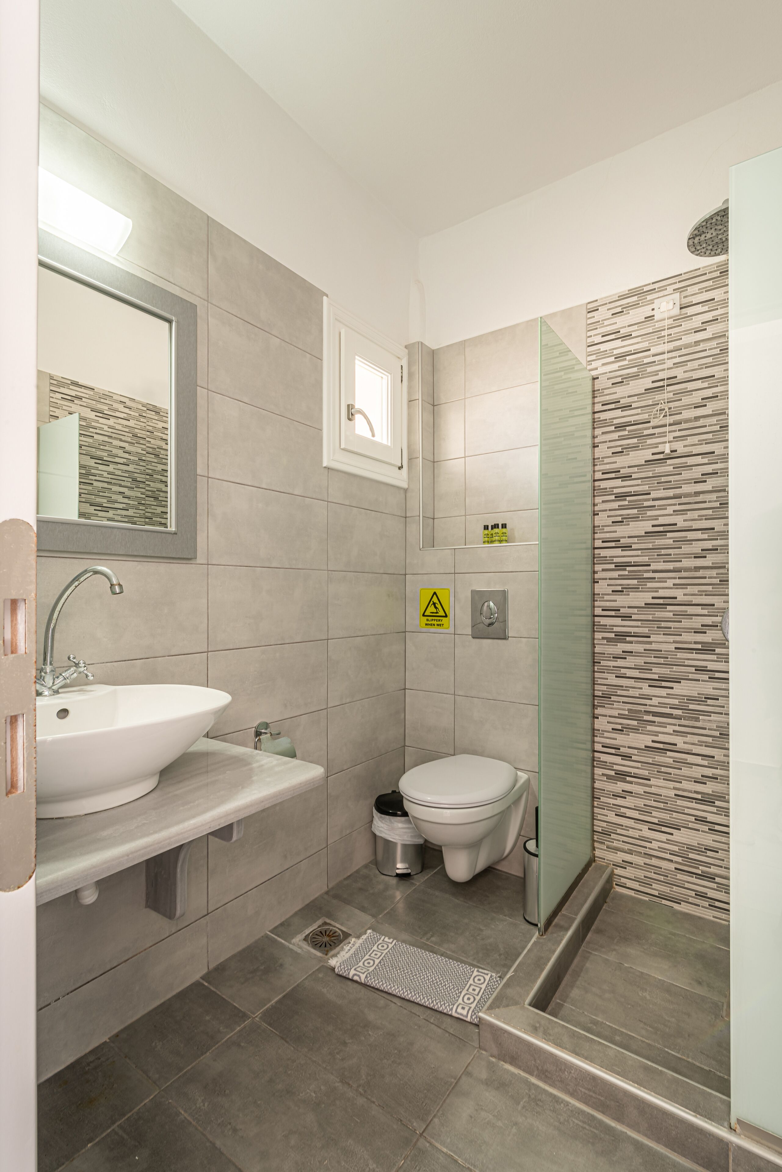 1 bedroom, in-room safe, free wifi, bed sheets