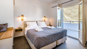 Cofres nos quartos, Wi-Fi de cortesia, roupa de cama