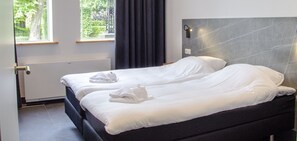 Luxury Apartment (1) | Laptop workspace, free cots/infant beds, bed sheets - Spoorzicht Long Stay Apartments (Loppersum)