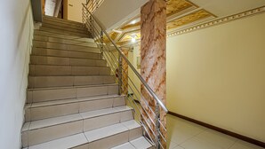 Staircase - Guest House Dewi Fortuna (Jakarta)