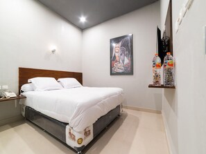 Free WiFi, bed sheets