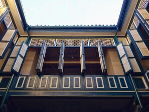 Exterior detail - Glamour Hotel and Spa (Medan)