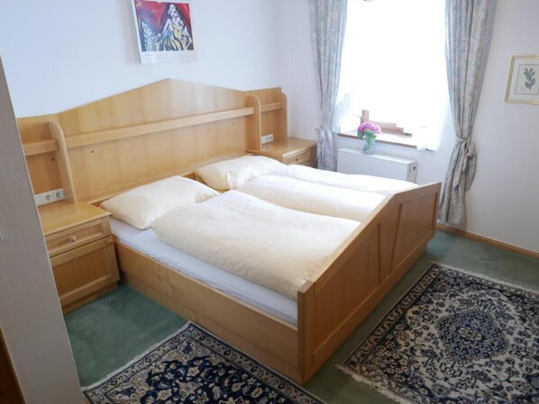 3 bedrooms, WiFi, bed sheets