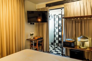 Economy kamer | Een bureau, een laptopwerkplek, gratis babybedden, gratis wifi
