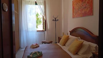 4 bedrooms, desk, iron/ironing board, free WiFi