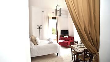 4 habitaciones, escritorio, tabla de planchar con plancha y wifi gratis