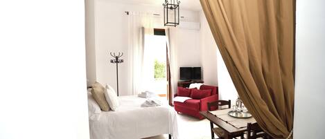 4 chambres, bureau, fer et planche Ă repasser, accĂšs au Wi-Fi (inclus)