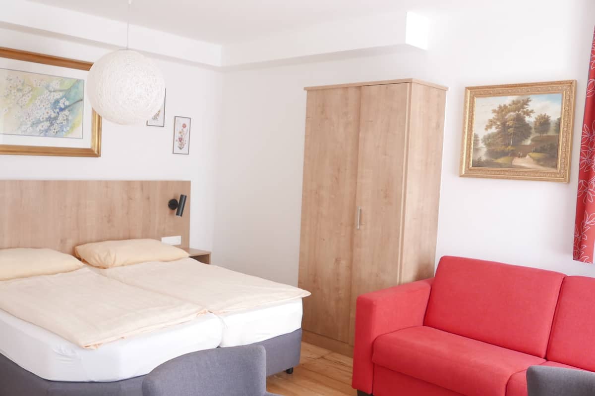 Comfort Condo | 3 bedrooms, free WiFi, bed sheets