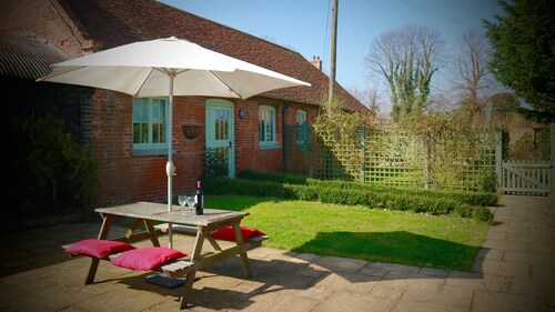 Peper is a cosy cottage in the heart of rural Kent. Converted stables.