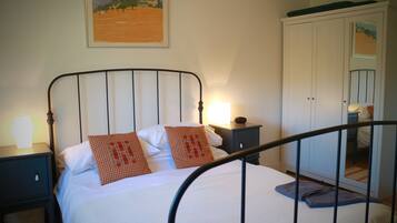 1 Schlafzimmer, Bügeleisen/Bügelbrett, Reisekinderbett, kostenloses WLAN