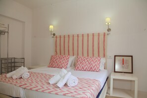 Individually furnished, bed sheets